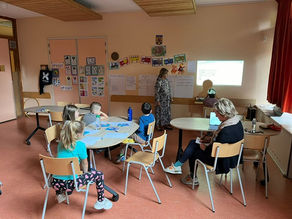Using AI in heritage language education: Australian researcher visits Romanian School in Eindhoven