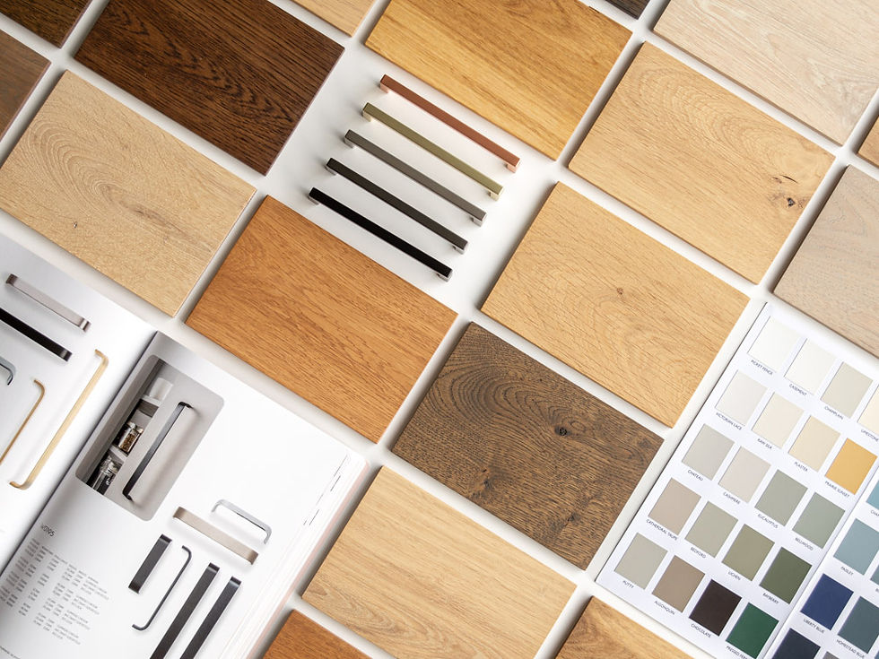 Ontwerpen met kleurstalen, handgrepen en materiaalkeuze