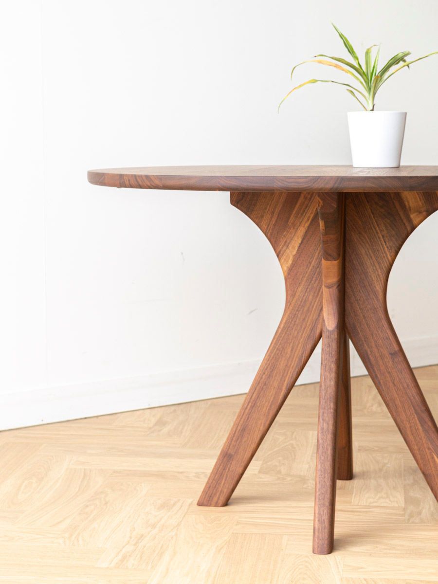 Close-up van Amerikaans notenhouten tafel