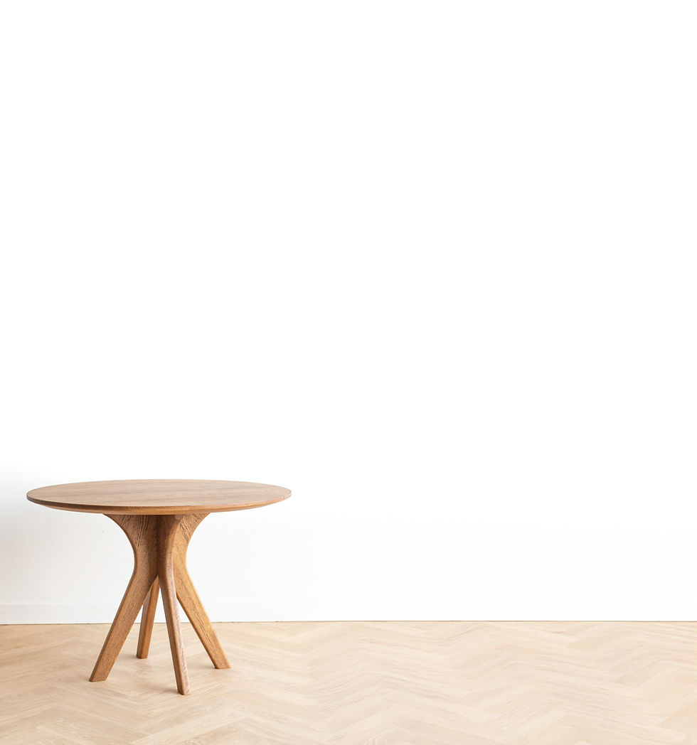 Eiken tafel met unieke eikenhouten vierpoot