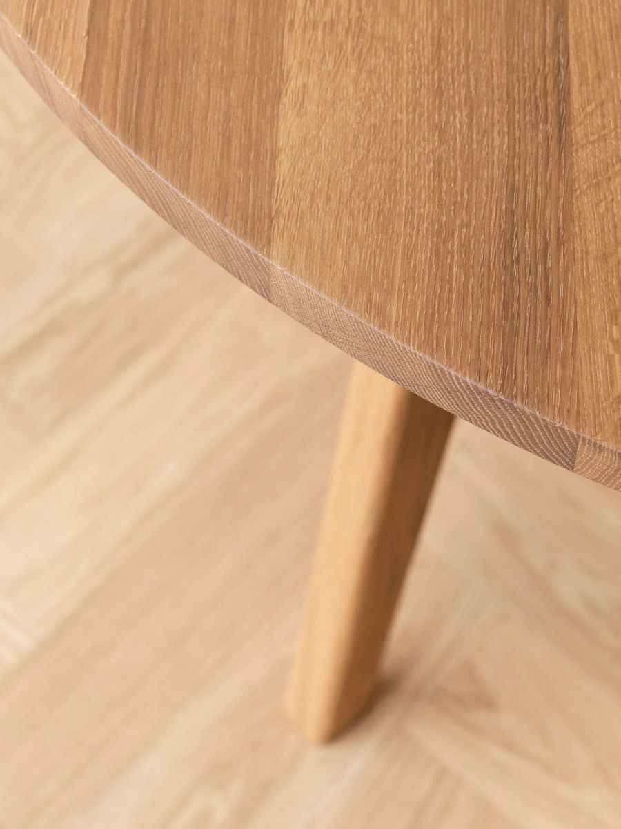 Ronde tafel van eikenhout