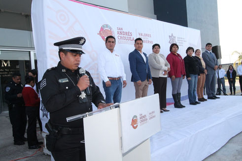 Pérez Popoca entrega 424 uniformes a elemenetos de Seguridad pública de San Andrés Cholula