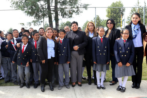 370 alumnos son beneficiados en escuela de Cacalotepec con domo para su escuela