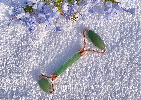 Rouleau de jade pour lifting facial par acupuncture