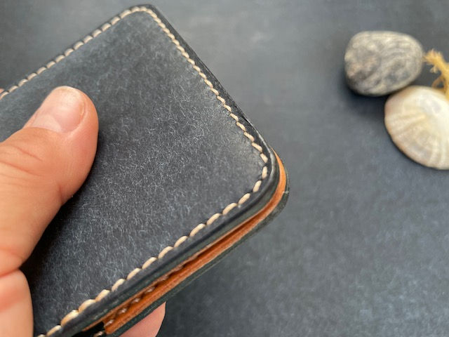 Miniatura: The Ravenscar leather wallet is part of our Yorkshire Coast range which echos the pallet of the rockpools.