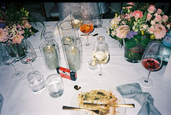 analoge Fotografie hochzeit 35 mm Portraits 400 Liebe heiraten Hochzeitsfotografin Urban Münster 