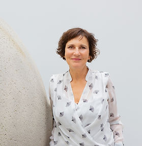 Joanna Oates
