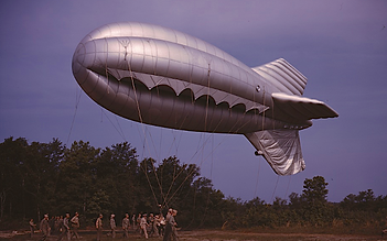 WW II Barrage baloon.png