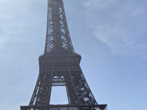 Tür 1: Collagen aus Weltkarten