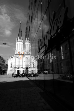 13: Martin-Luther-Platz