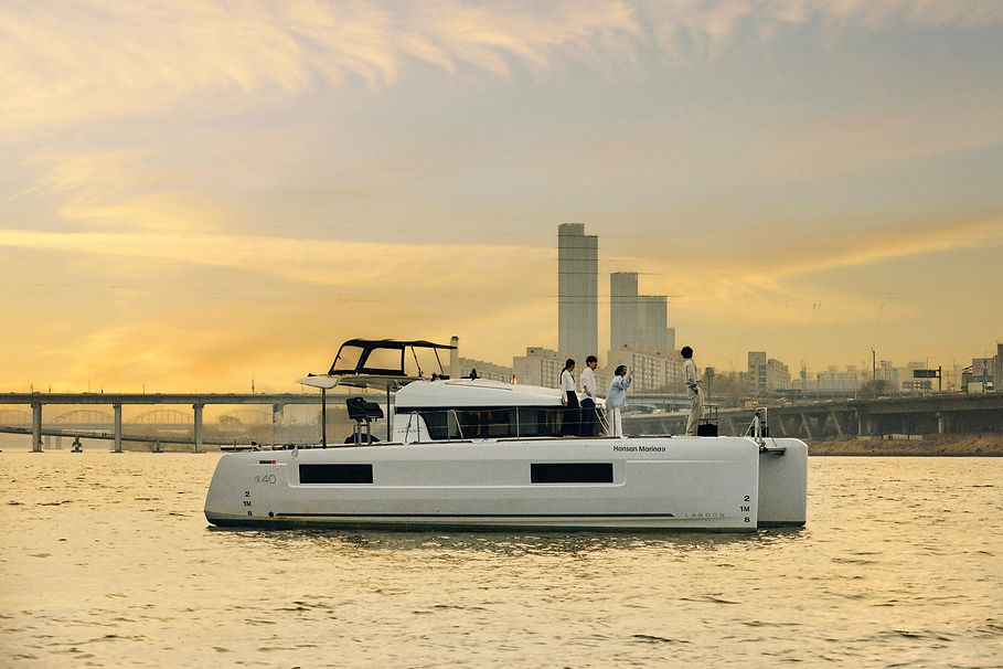 Lagoon40_YachtStay_001.jpg