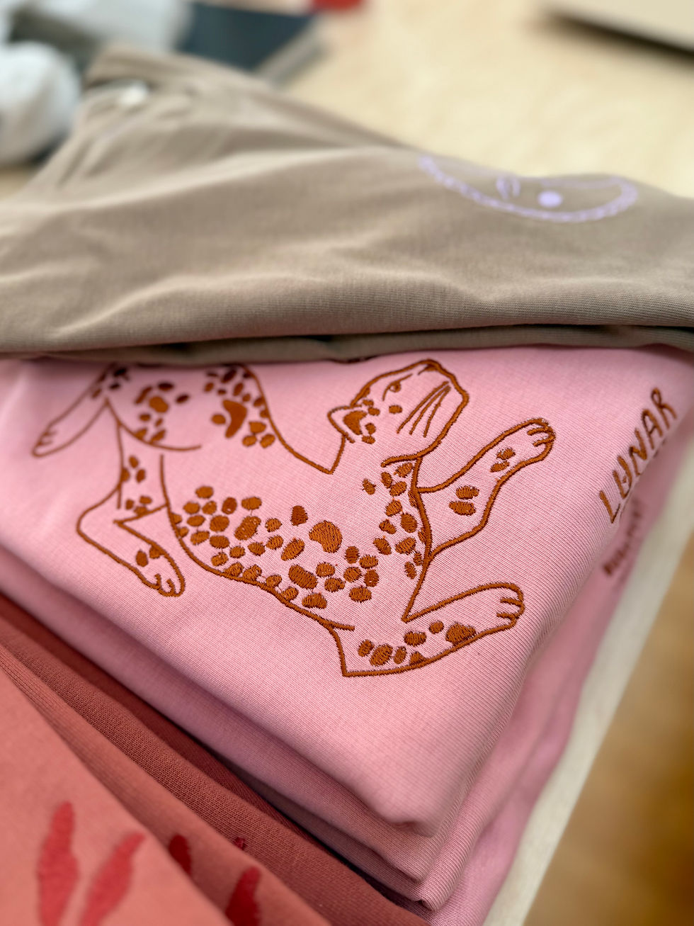 Thumbnail: Fėra Unisex Sweater / Rosa