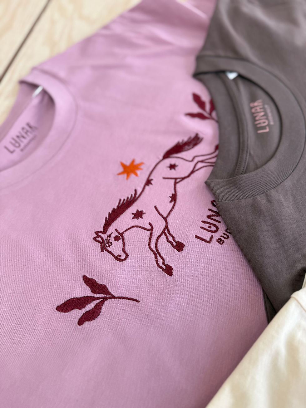 Thumbnail: Rūna Tee / Lilac