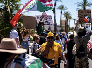 Miles de personas se manifiestan en el Valle de Coachella y Los Ángeles contra la administración Trump