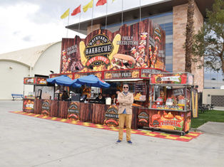 ¡Bienvenidos a Backyard BBQ Village!