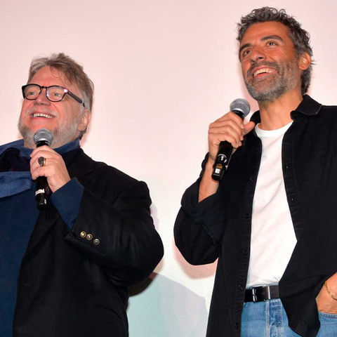 Guillermo del Toro presenta la introducción de Frankenstein en una aparición especial en el histórico Teatro Plaza de Palm Springs