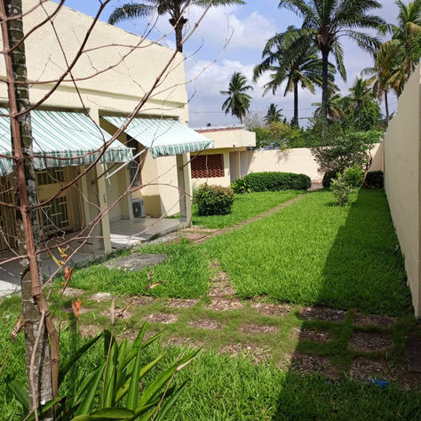 VILLA BASSE 4 PIÈCES - EN LOCATION - COTE D’IVOIRE - VALLON A 1.300.000 FCFA/MOIS