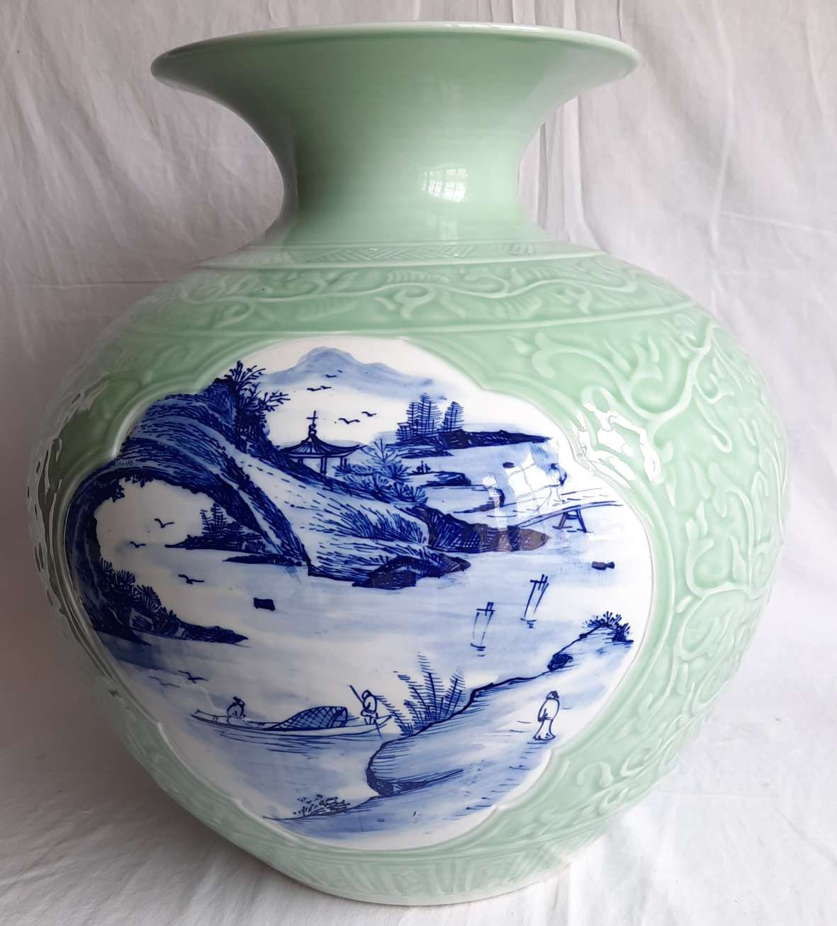 Réf. 179 - IMPORTANT VASE CHINOIS DIT "JINGDEZHEN"