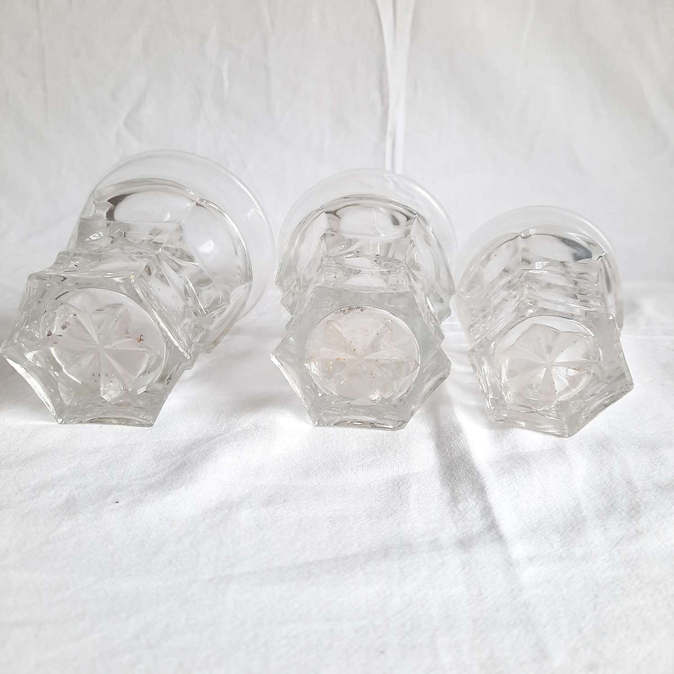 Miniature : Réf. 086 - SERVICE DE VERRES GOBELETS PRESQUE COMPLET DE LA FIN DU 19e