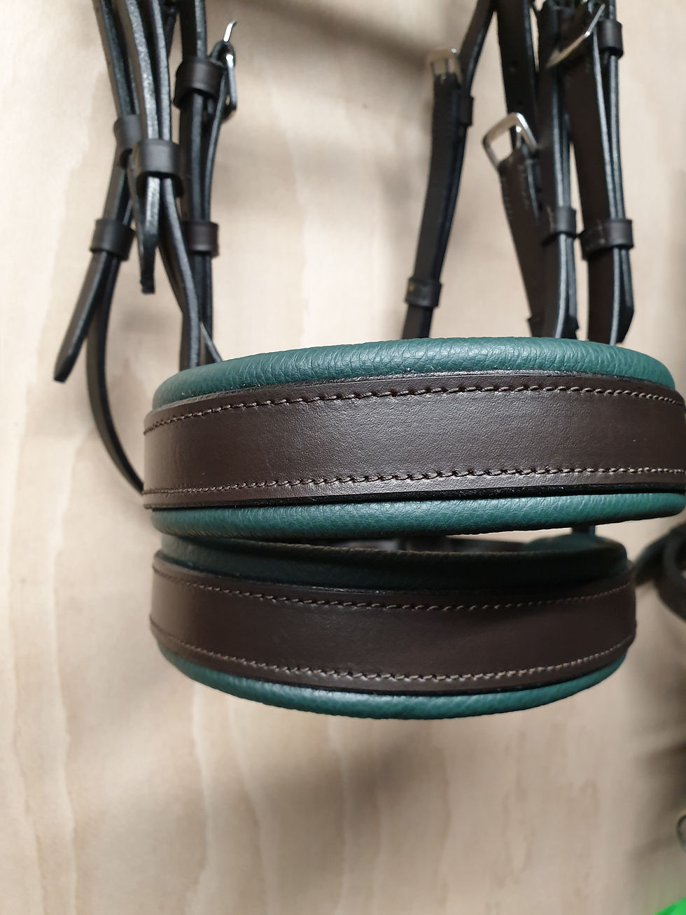 Thumbnail: Leather havana/green full size side cue