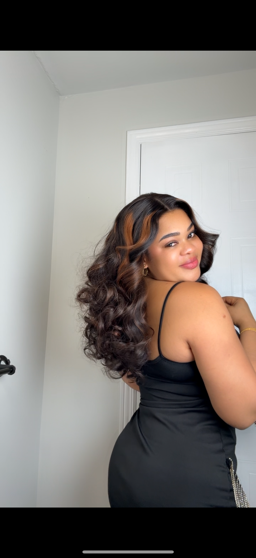 Thumbnail: MS EFE RAW WAVY 20INCHES 5*5 CLOSURE  COLORS 