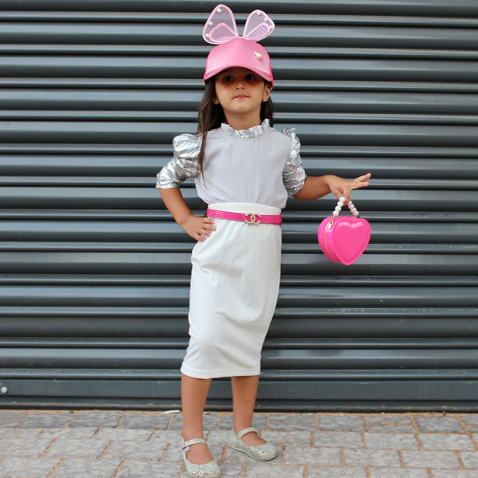 Thumbnail: Mini Heart Jelly Purse