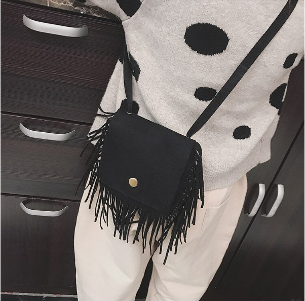 Thumbnail: Boho-Chic Fringe Bag