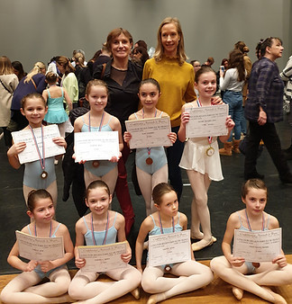 Les lauréates du concours CND-IDF 2020 et leurs professeurs de danse