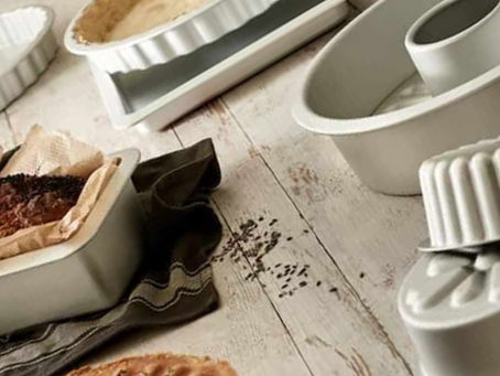 Do Cakes Bake Faster In Glass or Metal Pans?