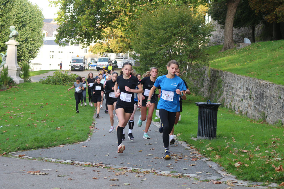 Course 4ème F 11.JPG