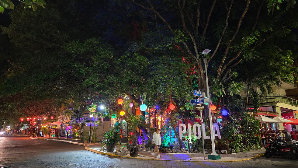 Calle 38 in de avond (Playa del Carmen)