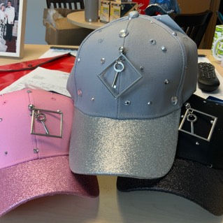 Cap Rhinestone With Charm 1ct