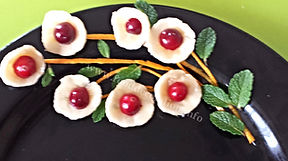 Fruit decoration / banana garnish