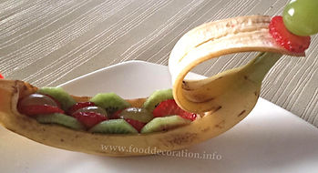 Food decoration / fruit garnish / banana