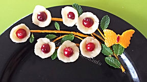 Banana decoration / fruit garnish