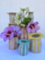 Vase en céramique artisanale rayé – Pièce unique peinte à la main