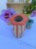 Vases en céramique artisanale peints à la main avec rayures colorées, pièces uniques décoratives pour fleurs et décoration in