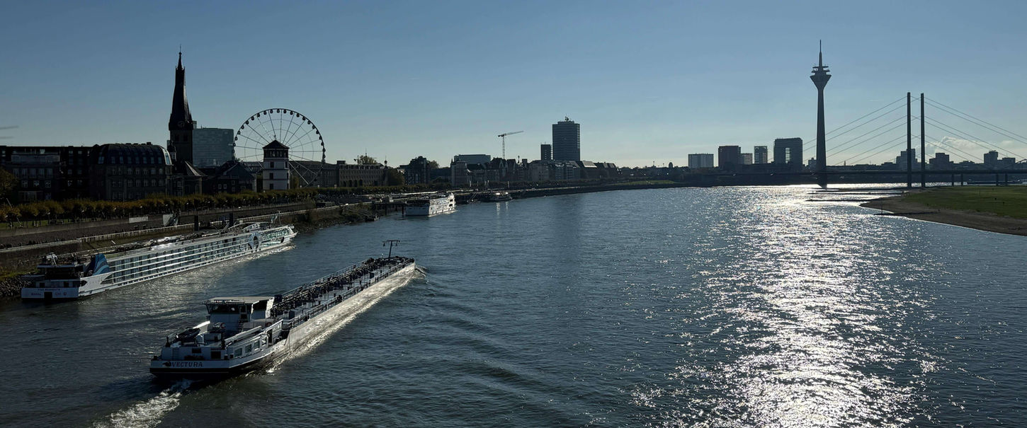 Ihr Versicherungsberater in Düsseldorf am Rhein. Müdder Versicherung. Wir bieten individuelle Beratung und maßgeschneiderte Versicherungslösungen, rund um Privat- und Firmenkunden.