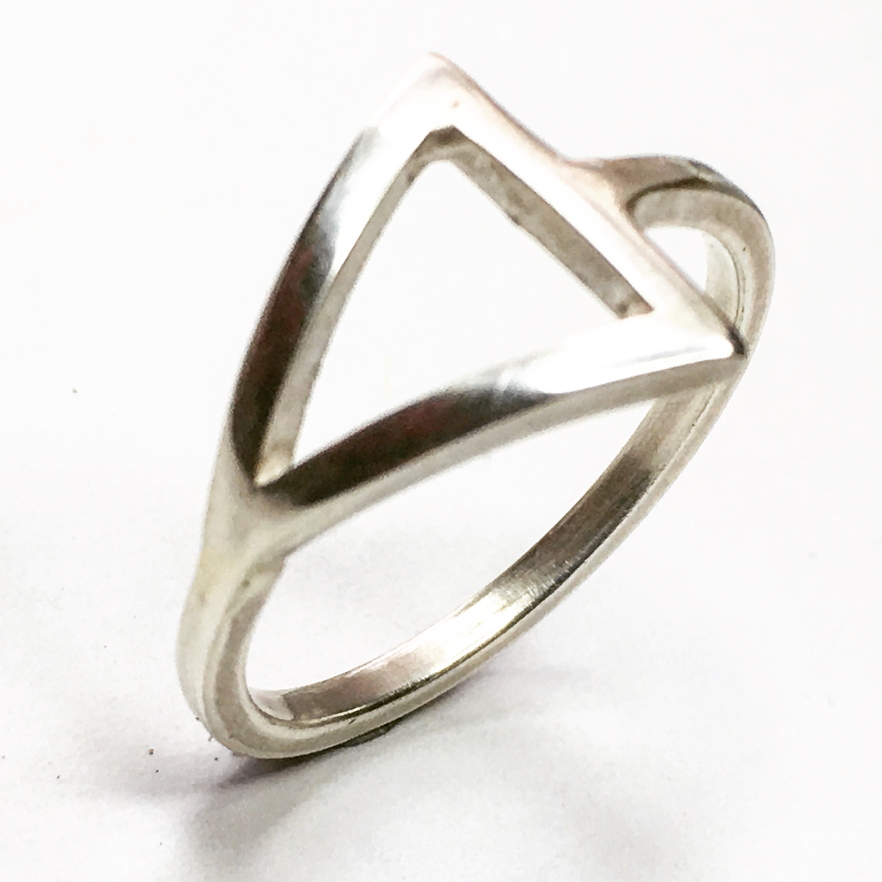 Arrow Geometric Ring