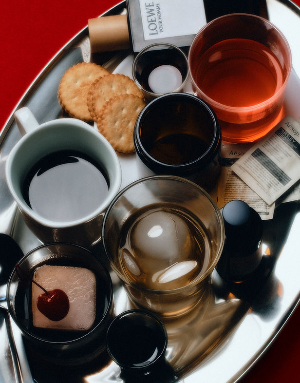 STYLED FLAT LAY OF BEAUTY PRODUCTS