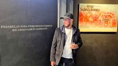 Con una exposición sobre los ovnis en la galería Cúrcuma, den Bogotá, el artista Ricardo García Barragán nos plantea que no estamos solos...  