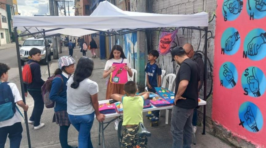inclusión desde el tacto y la lengua de señas