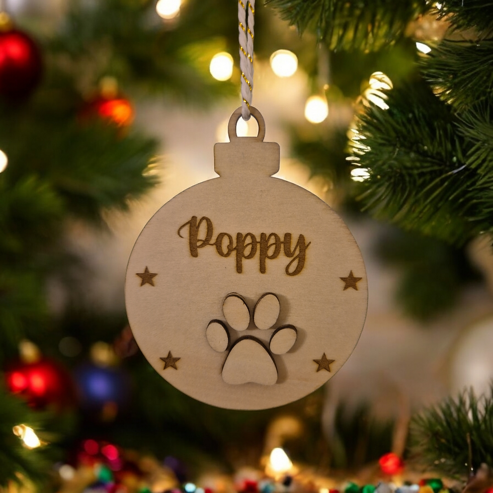 Boule de Noël en bois pour animaux – Patte en relief & prénom personnalisable 🐾