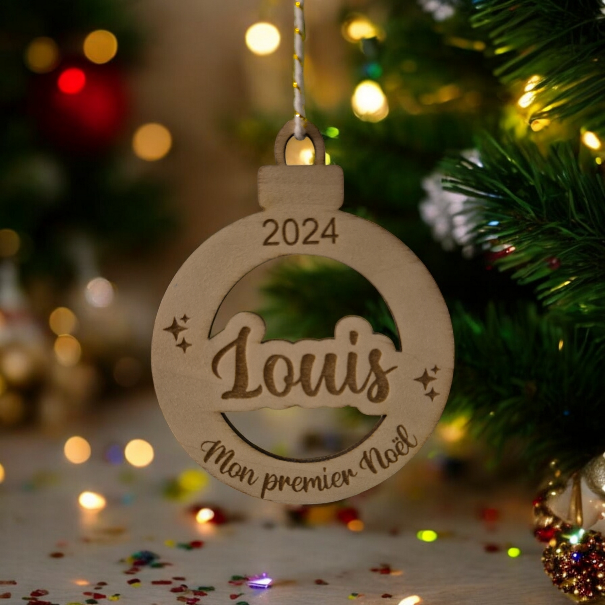 Boule de Noël en bois personnalisable – “Mon premier Noël” + prénom & année 🎄✨