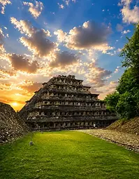 Piramide_Mejorada_80KB.webp