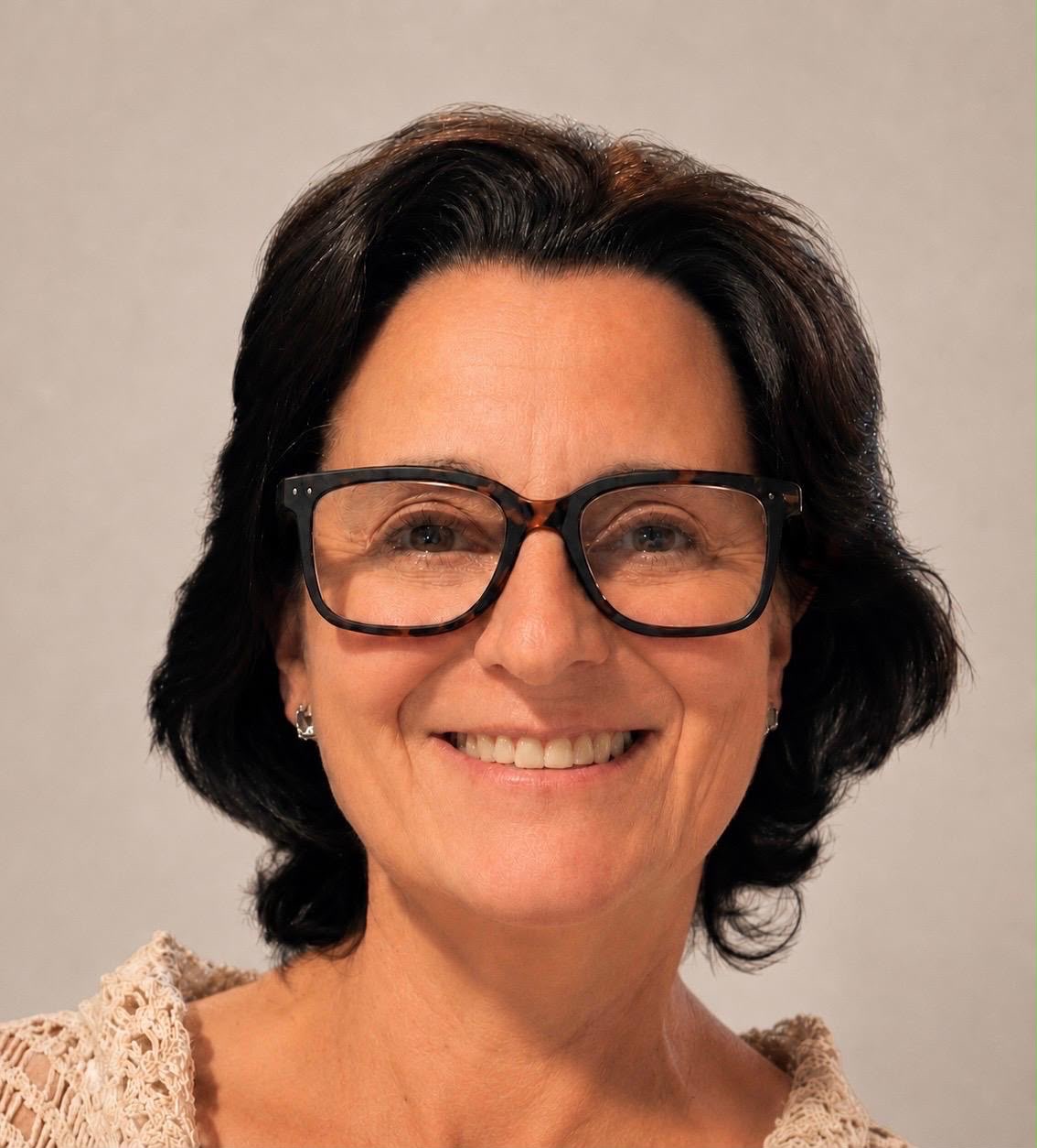 Caroline Hutchins.jpg