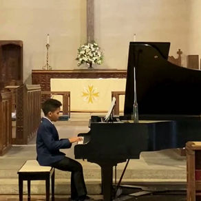 Onyx Briscombe Performs Original Composition