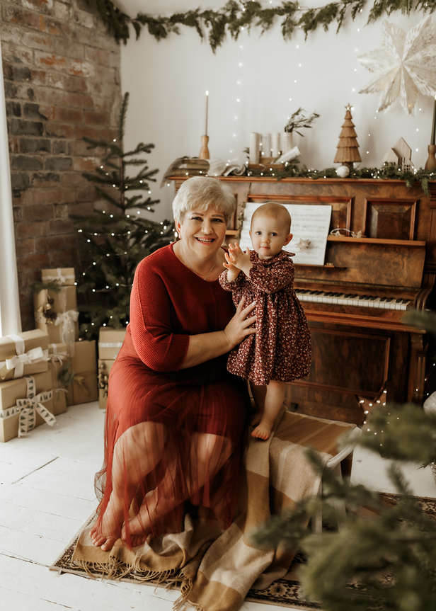 "Christmas photoshoot"

"Christmas mini sessions"

"holiday mini sessions"

"Christmas photography"

"family Christmas photographer"

"family Christmas photographer near me" "family Christmas photographer" "family Christmas photographers"
"Christmas card photo ideas"

"holiday photo ideas"

"indoor Christmas photo"

"1st Christmas photo ideas"#christmasphotoshoot

#christmasphotography

#christmasminisessions

#christmasminis

#familyphotography

#holidayphotoshoot Family in cozy Christmas mini session at a holiday photoshoot studio surrounded by festive decorations