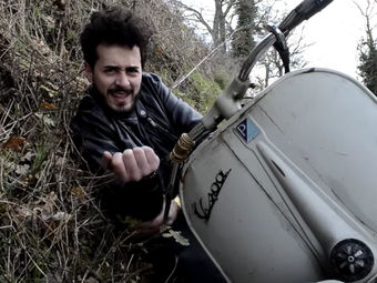 "Un amore di Vespa", un corto per la regia di Enrico La Manna.