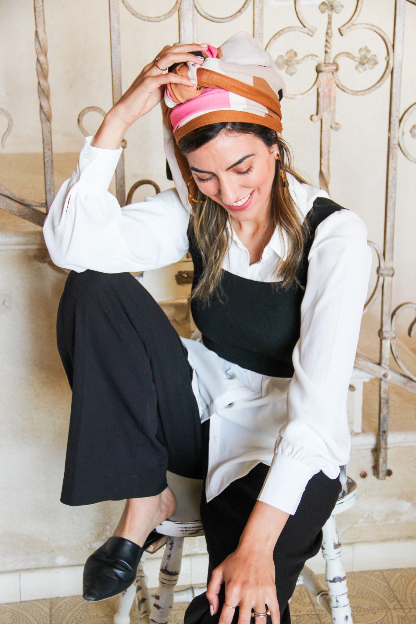 צעיף גיאומטרי משולב בד סריג כאמל